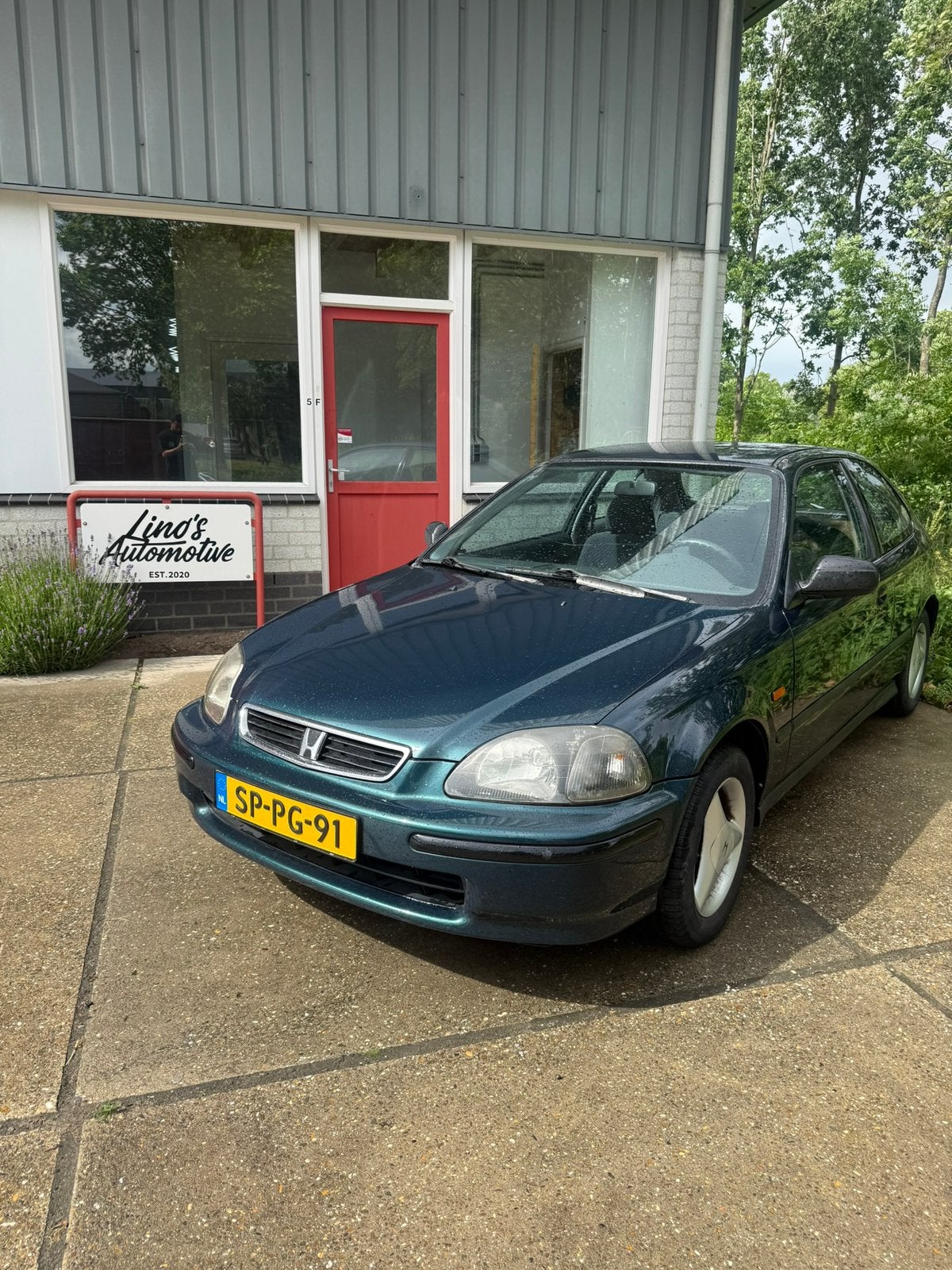Honda Civic ek3 1.5 I Vtec-e d15z6, Auto's, Voorwielaandrijving, 1493 cc, 40 €/maand, 4 cilinders