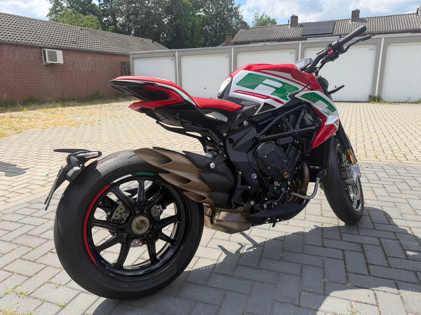 MV Agusta Dragster 800 RC 266/300 NIEUW + Racekit SC project, Traction Control, Nieuw, Motorrijbewijs A, 3 cilinders
