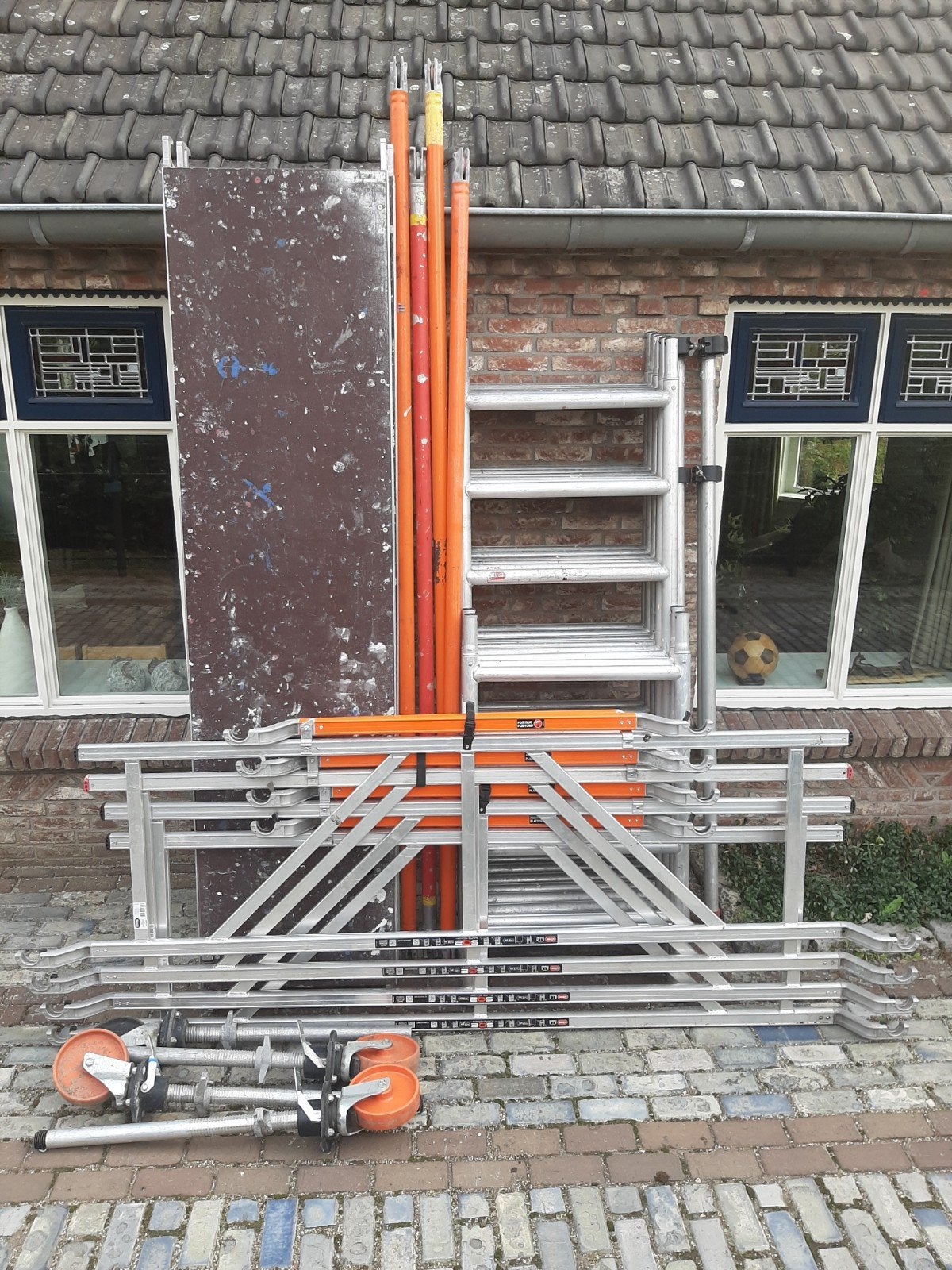nette  altrex rolsteiger Werkhoogte 8.2 mtr, Ophalen, Rolsteiger of Kamersteiger, 5 meter of hoger