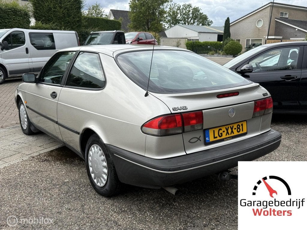 Saab 900 Coupé 2.0 S AUTOMAAT AIRCO ZEER NETJES, Gebruikt, Zwart, 4 cilinders, Met garantie (alle)