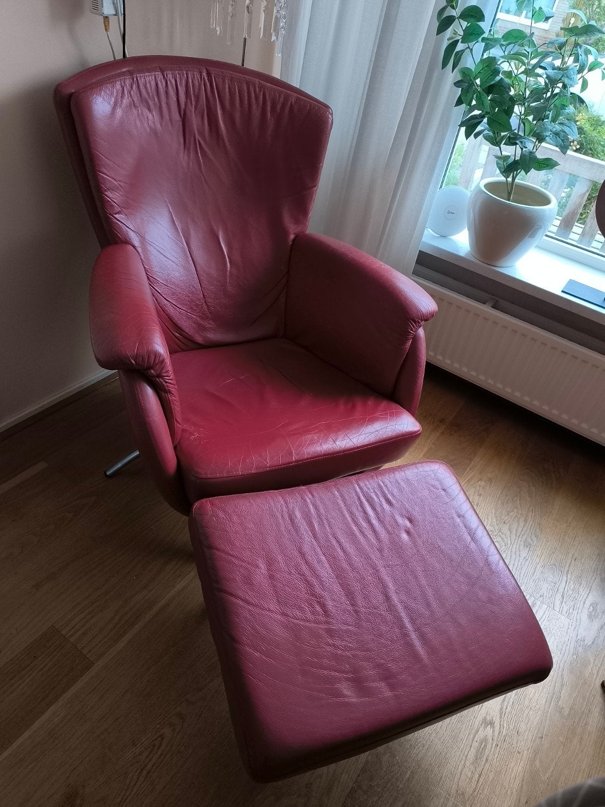 GRATIS: Fauteuil met voetenbankje van Montel., Huis en Inrichting, Ophalen, Gebruikt, Leer, 50 tot 75 cm