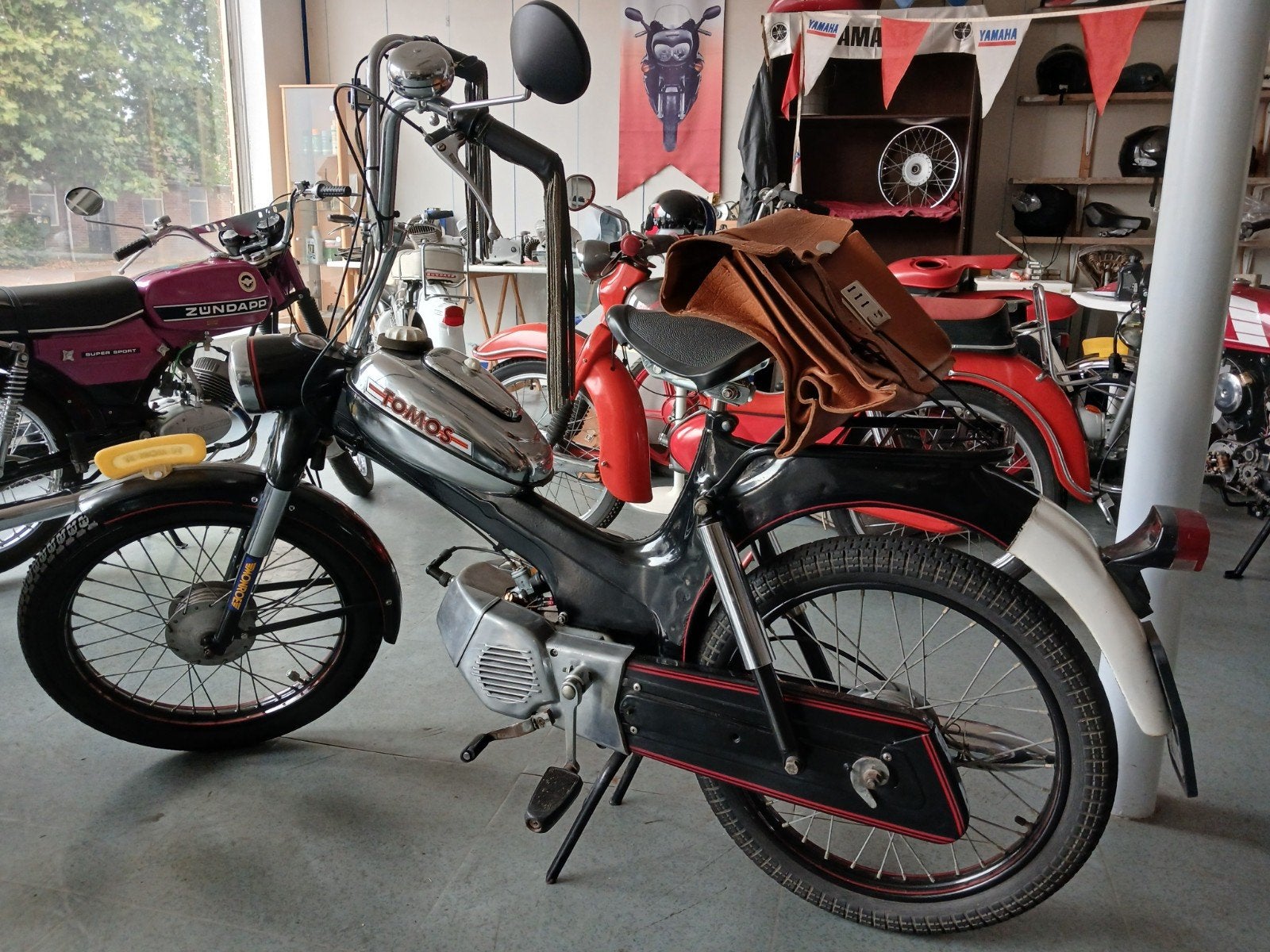 Tomos 4L met kenteken - Goed onderhouden bromfiets, Fietsen en Brommers, Ophalen, Gebruikt, Overige modellen, Niet van toepassing
