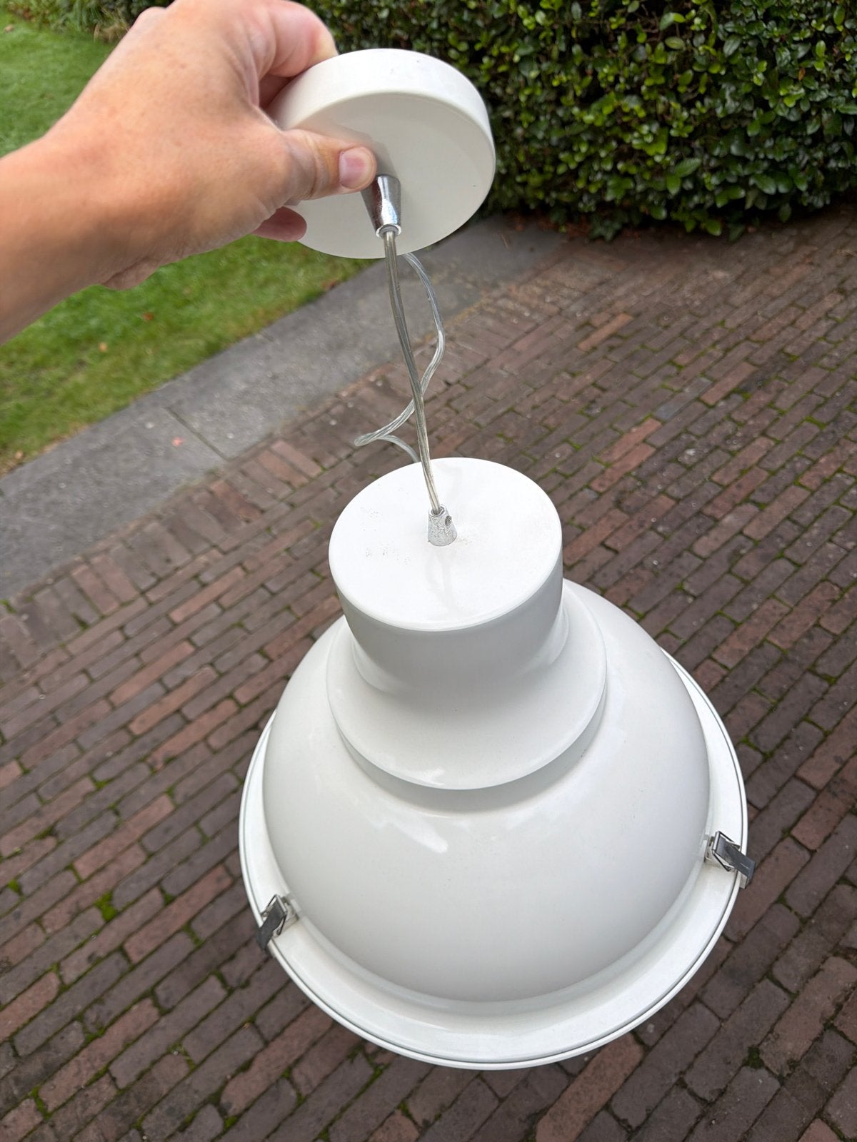 Witte industriële hanglamp met glazen afdekplaat, Ophalen of Verzenden, Gebruikt, Metaal, E27 (groot)