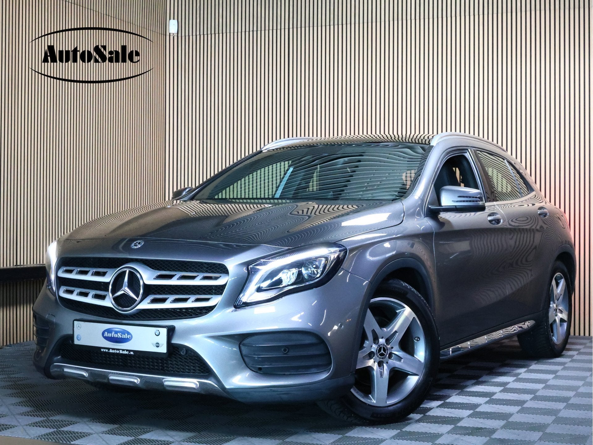 Mercedes-Benz GLA 250 AMG Premium Plus AUTOMAAT PANODAK CRUI, Gebruikt, 4 cilinders, Leder en Stof, Bedrijf