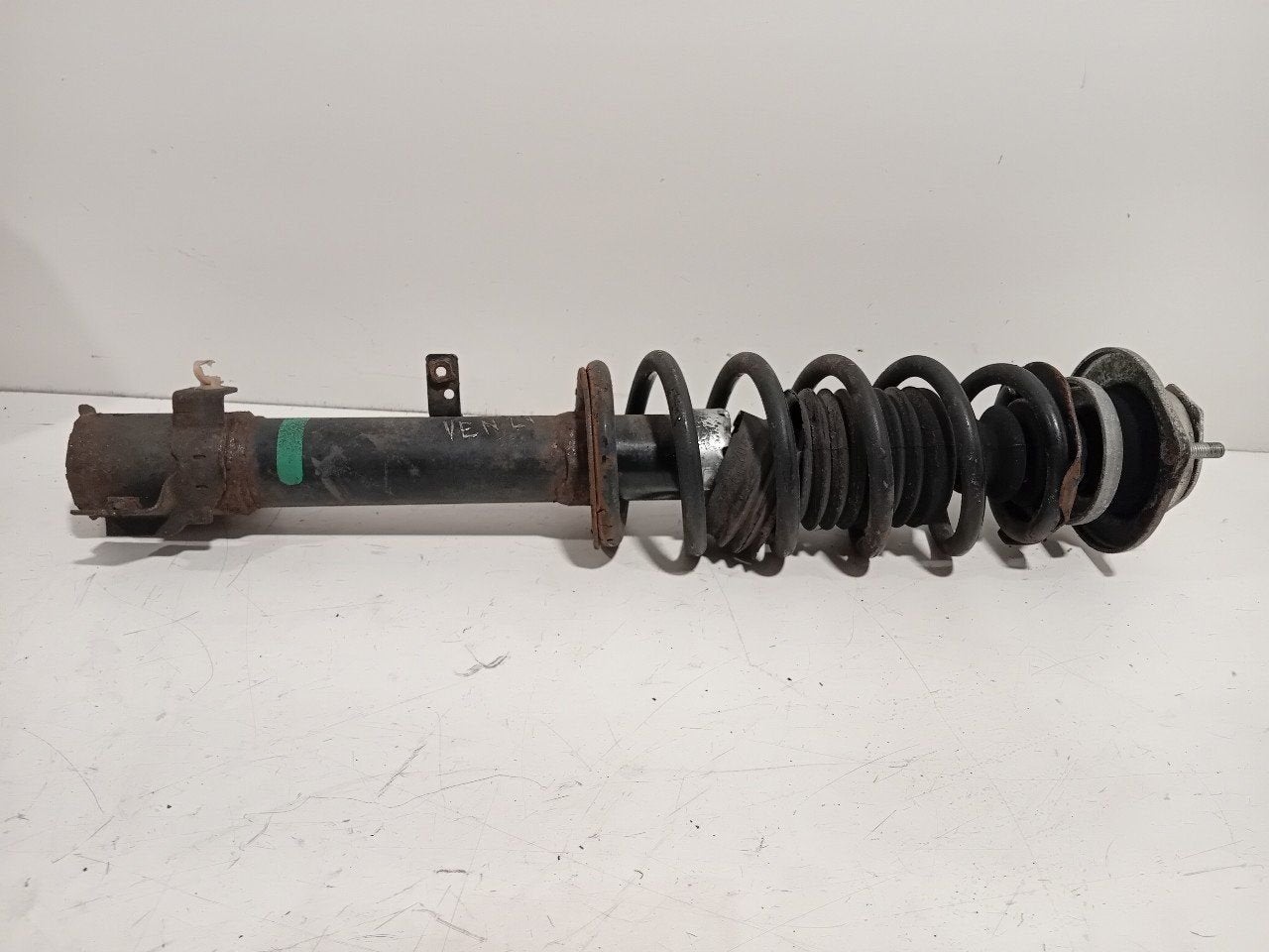 Veerpoot links voor Daihatsu Cuore, Onderdelen@venauto.nl, Van der Ven Autorecycling B.V., Gebruikt, Daihatsu