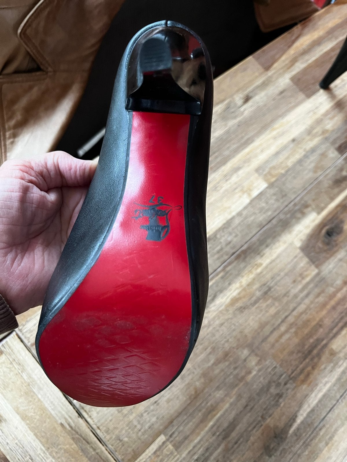 Louboutin pumps, zwart, maat 37, Kleding | Dames, Ophalen of Verzenden, Gedragen, Zwart, Pumps