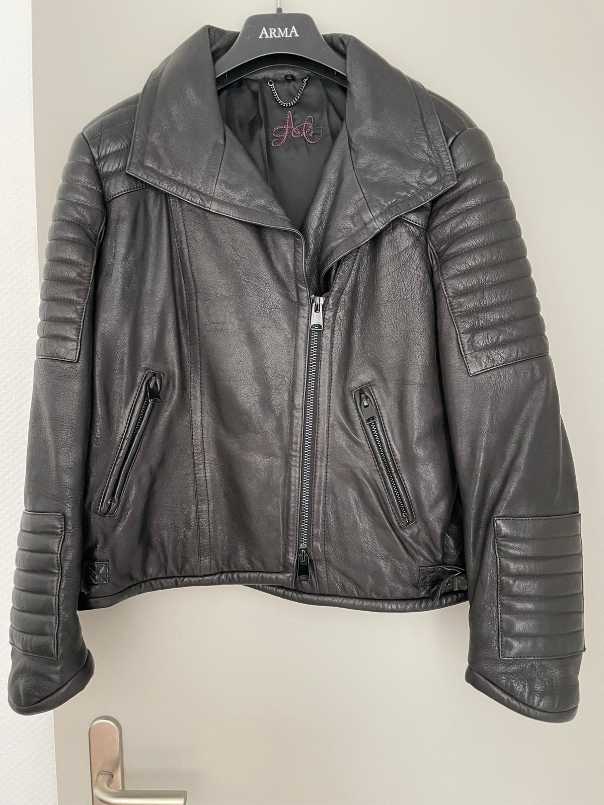Arma dames winter jas jack leer zwart maat 42, Kleding | Dames, Ophalen, Gedragen, Maat 42/44 (L), Zwart