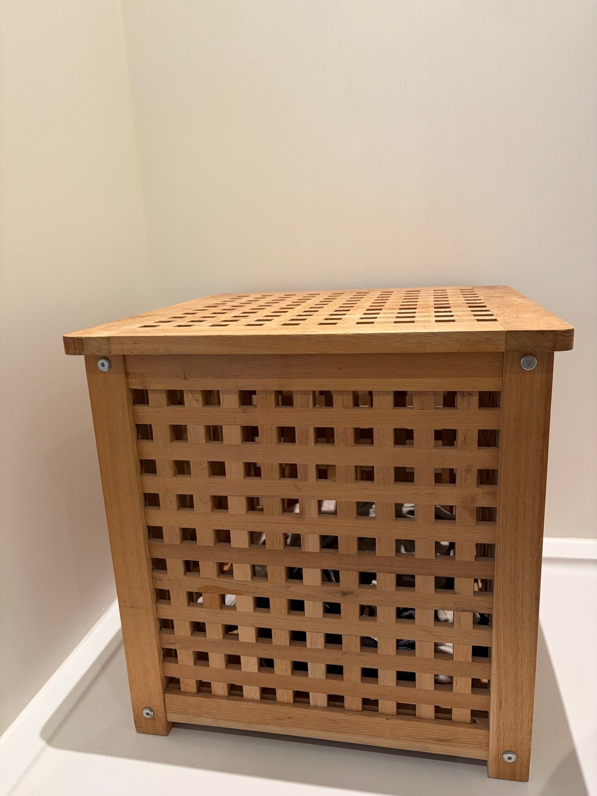 Houten wasmand/opbergbox met roosterdesign, Ophalen, Gebruikt