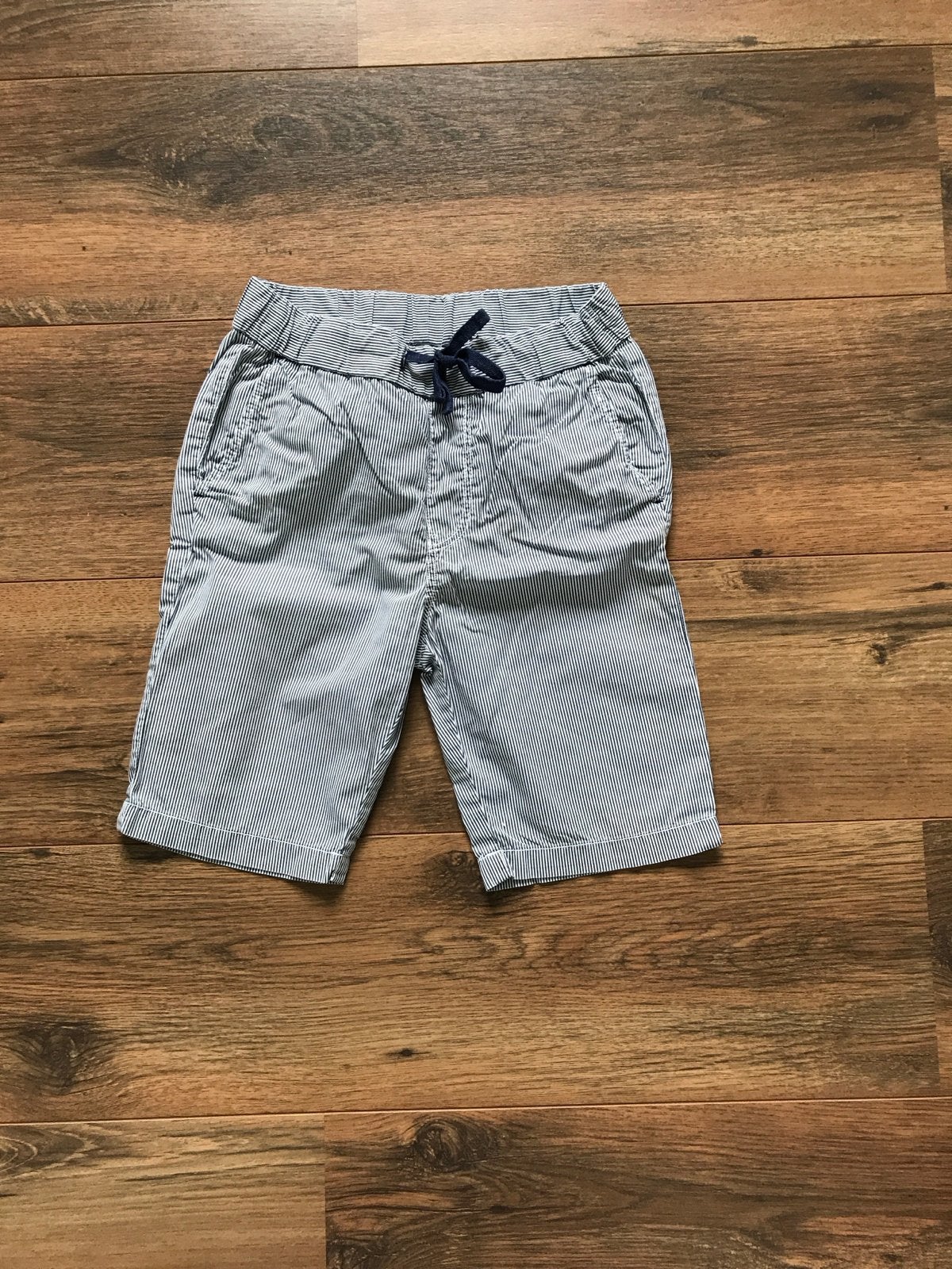 Gestreepte korte broek kind maat 128 - Zomerklaar!, Ophalen of Verzenden, Zo goed als nieuw, Jongen of Meisje, Broek