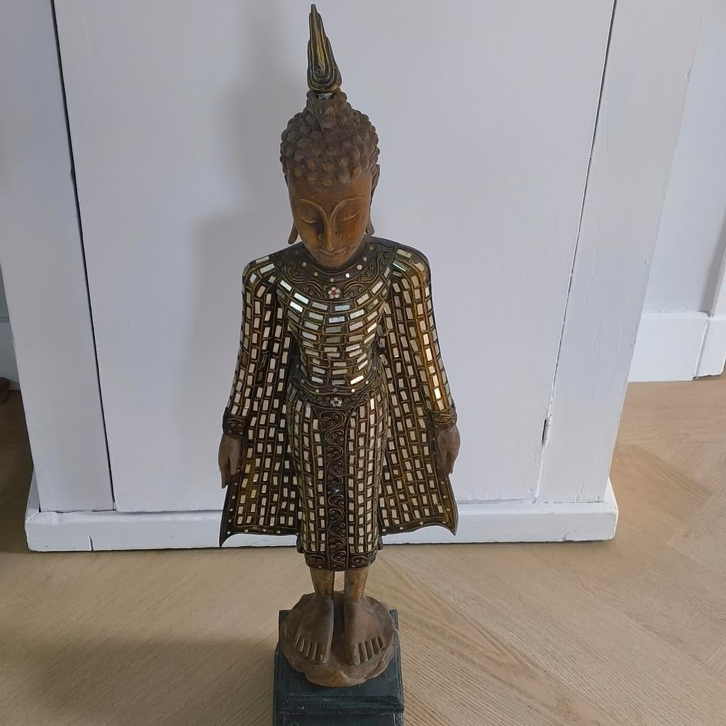 Antiek houten Buddha bewerkt met spiegelglas, Ophalen of Verzenden