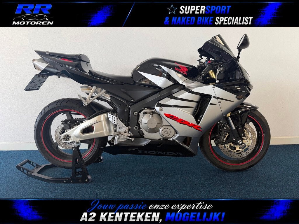 Honda Sport CBR 600 RR PC37 FACELIFT BLACK - ZILVER - EDITIO, Bedrijf, Super Sport, Sportuitlaat, Meer dan 35 kW