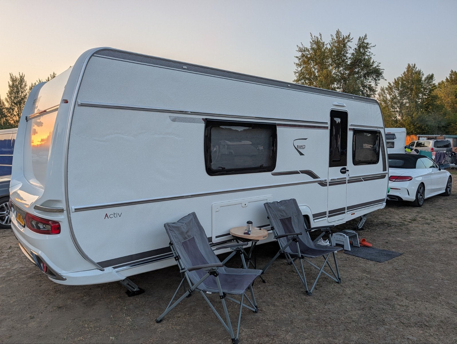 Fendt Bianco Activ 550 sd - met lichte bruikbare schade, Caravans en Kamperen, Caravans, Rondzit, Frans bed, Schokbreker, Particulier