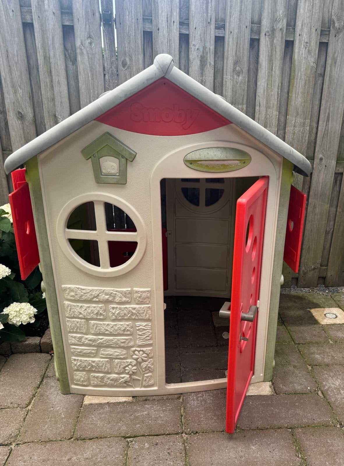 Smoby speelhuisje compleet en schadevrij, Ophalen, Zo goed als nieuw