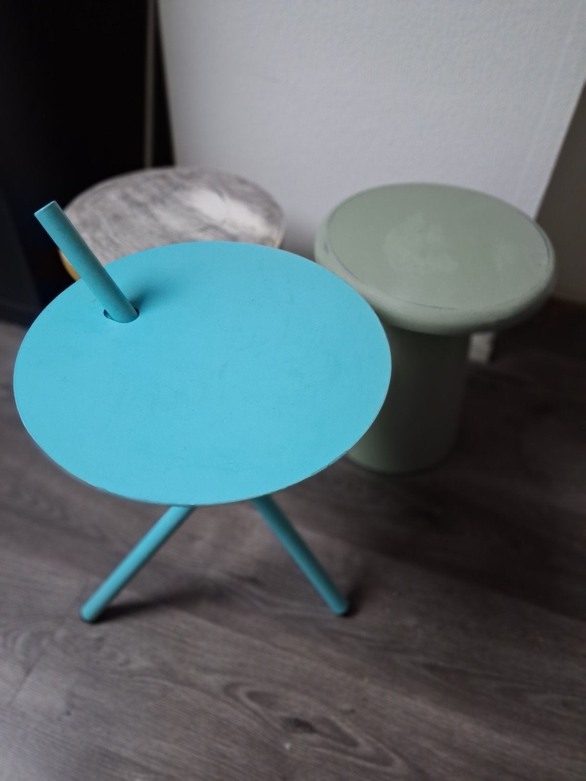 Set van 3 bijzettafels in diverse kleuren en stijlen, Ophalen, Minder dan 55 cm, Gebruikt, Rond