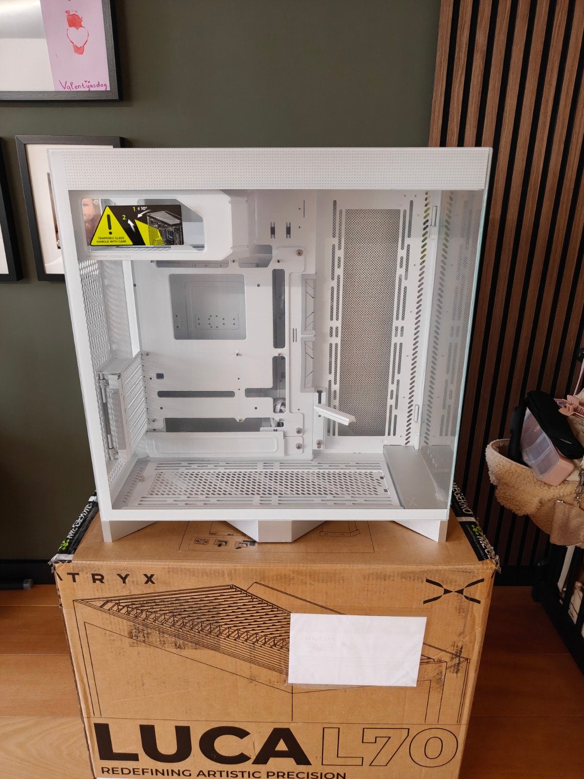 TRYX LUCA L70 PC Behuizing Wit - Nieuw, Computers en Software, Computerbehuizingen, Ophalen of Verzenden, Zo goed als nieuw