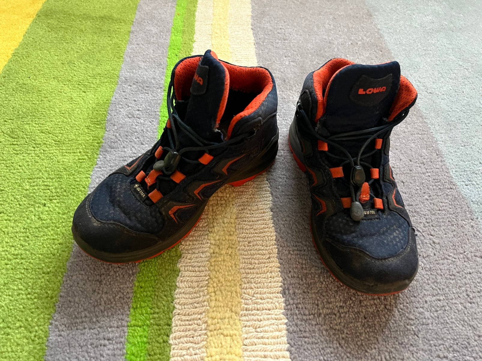 Lowa wandelschoenen mt 32, Gebruikt, Jongen of Meisje, Schoenen, Ophalen of Verzenden