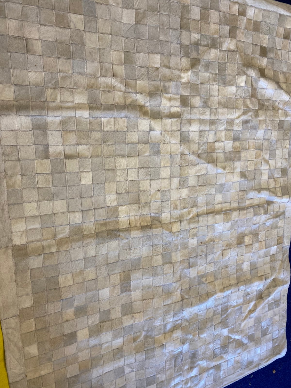 Vloerkleed koeienhuid lichte tint, Antiek en Kunst, Antiek | Kleden en Textiel, Ophalen
