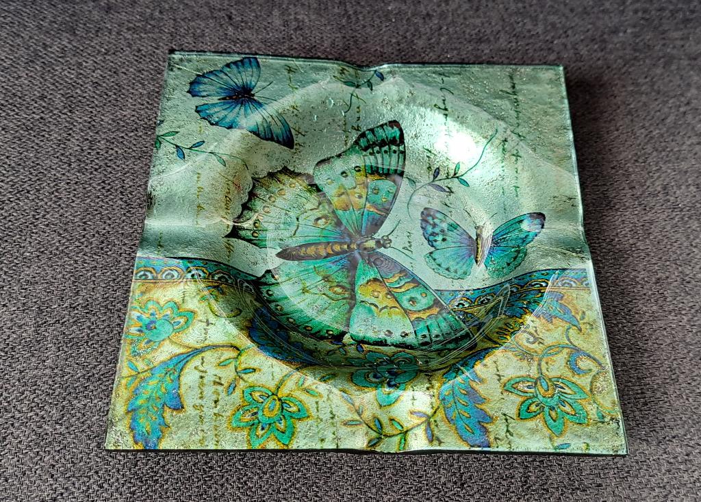 glazen asbak met vlinderafbeelding, Antiek en Kunst, Ophalen of Verzenden