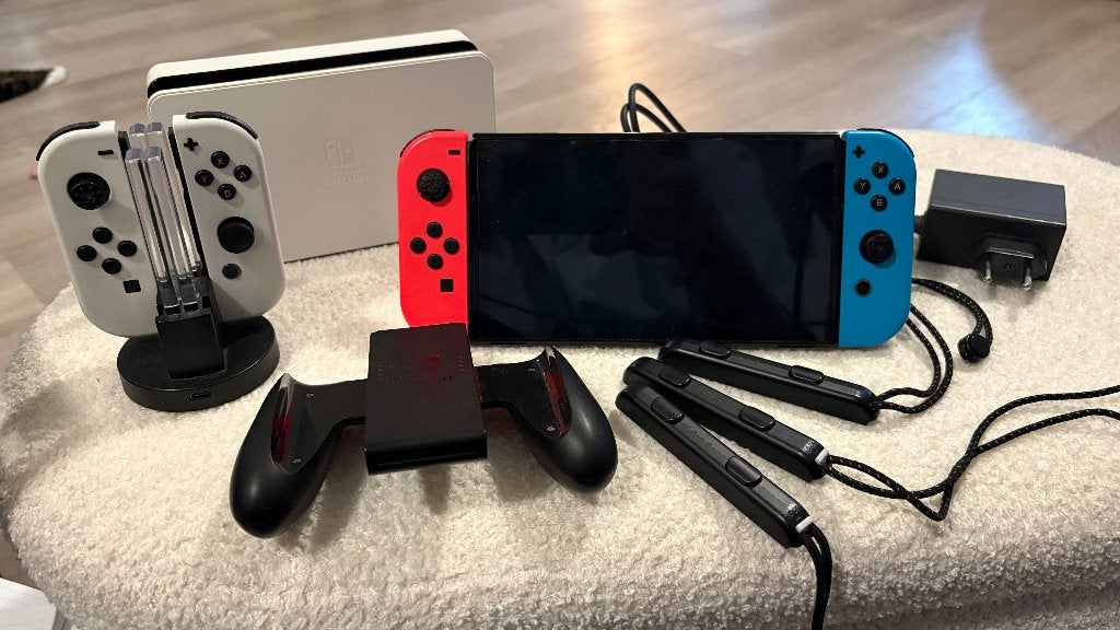 Nintendo Switch Oled met accessoires, Ophalen, Gebruikt, Met 2 controllers, Switch OLED