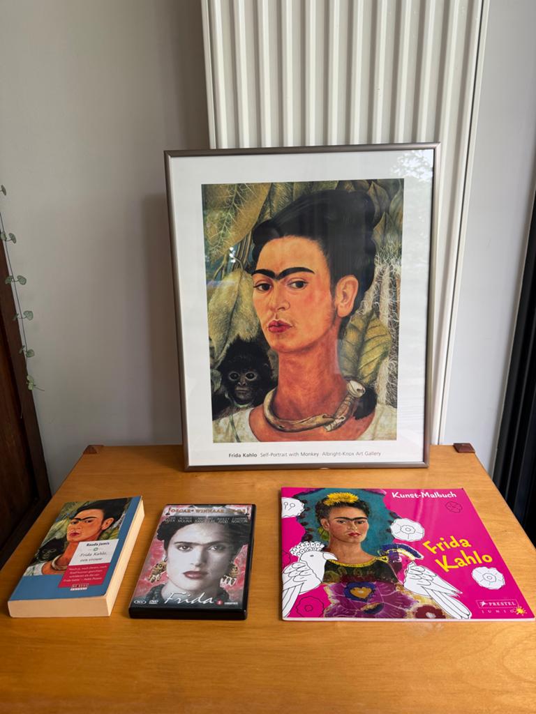 Frida Kahlo 'Zelfportret met Aap' ingelijste reproductie, Ophalen of Verzenden