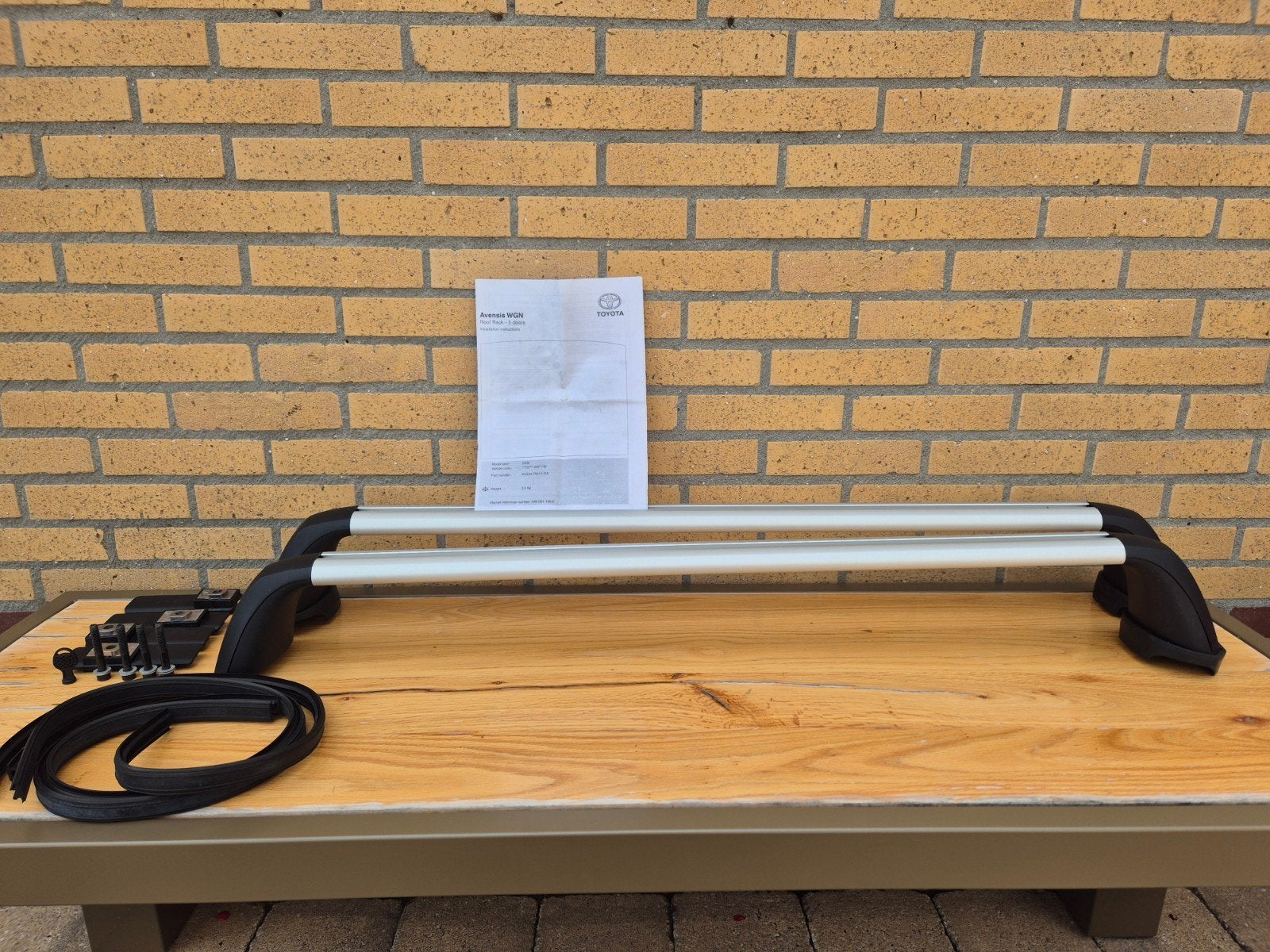 Orginele dakdragers Toyota Avensis station T27 2010-2018, Ophalen, Zo goed als nieuw