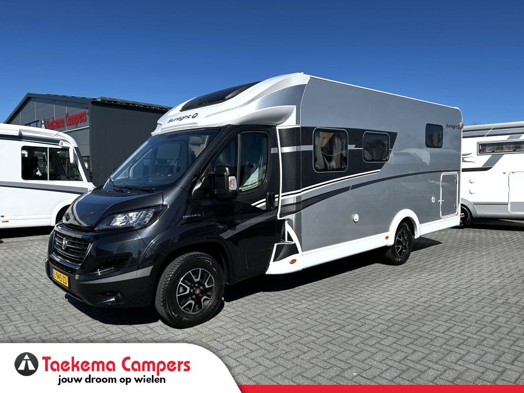 Sunlight Adventure T 68/Enkele-bedden/automaat/level-systeem, Automaat, Sunlight, Fiat, 7 tot 8 meter