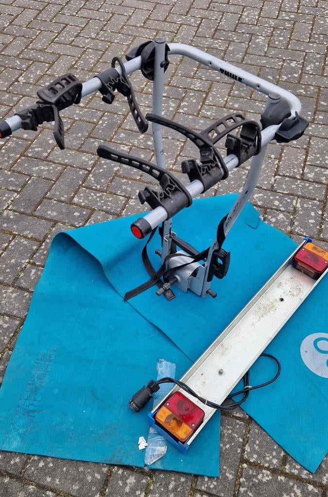 Thule HangOn 3 974  trekhaak fietsendrager, Auto diversen, Fietsendragers, Gebruikt, Trekhaakdrager, 3 fietsen of meer, Brede banden