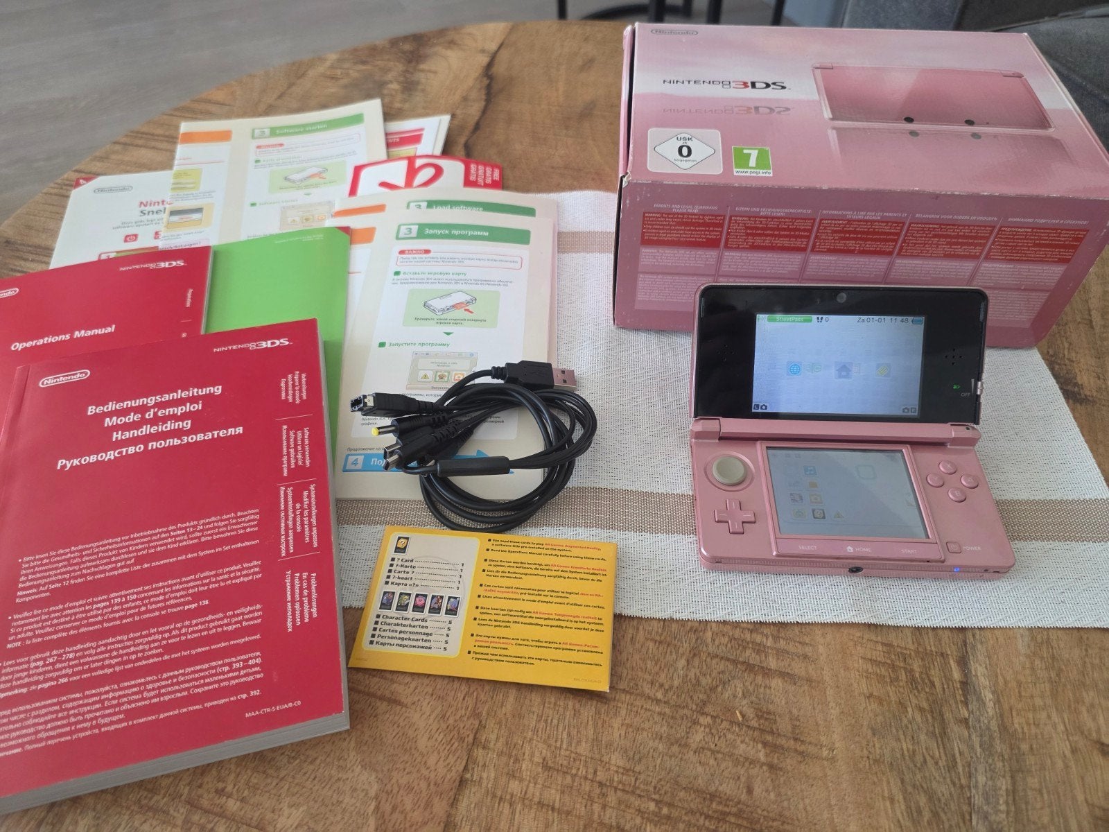 Roze Nintendo 3DS met veel spellen en accessoires, Spelcomputers en Games, Spelcomputers | Nintendo 2DS en 3DS, Ophalen of Verzenden