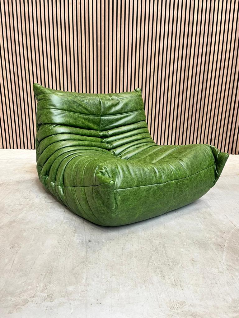 Ligne Roset Togo Fireside Chair 1-zits | Rustical Green Leer, Huis en Inrichting, Stoelen, Niet ingevuld, Niet ingevuld, Leer