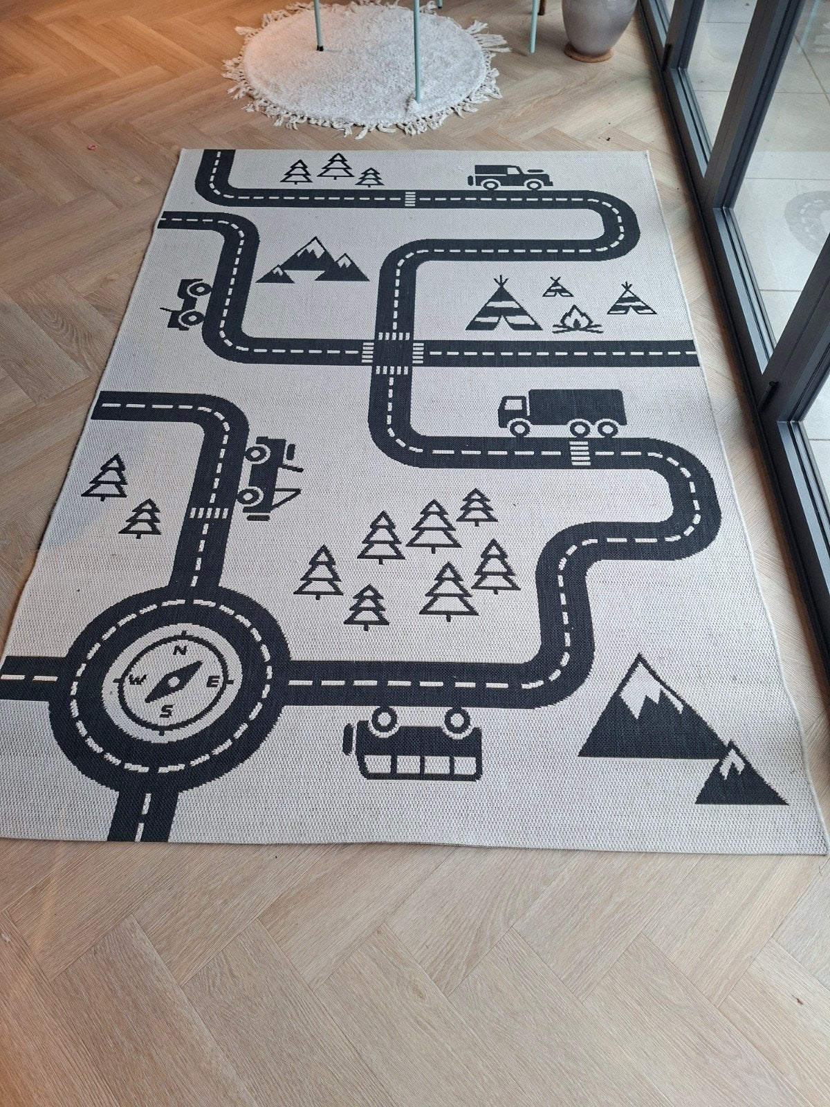 Speelkleed 160x230 cm met wegen en kompas - Cottage, Ophalen, Zo goed als nieuw