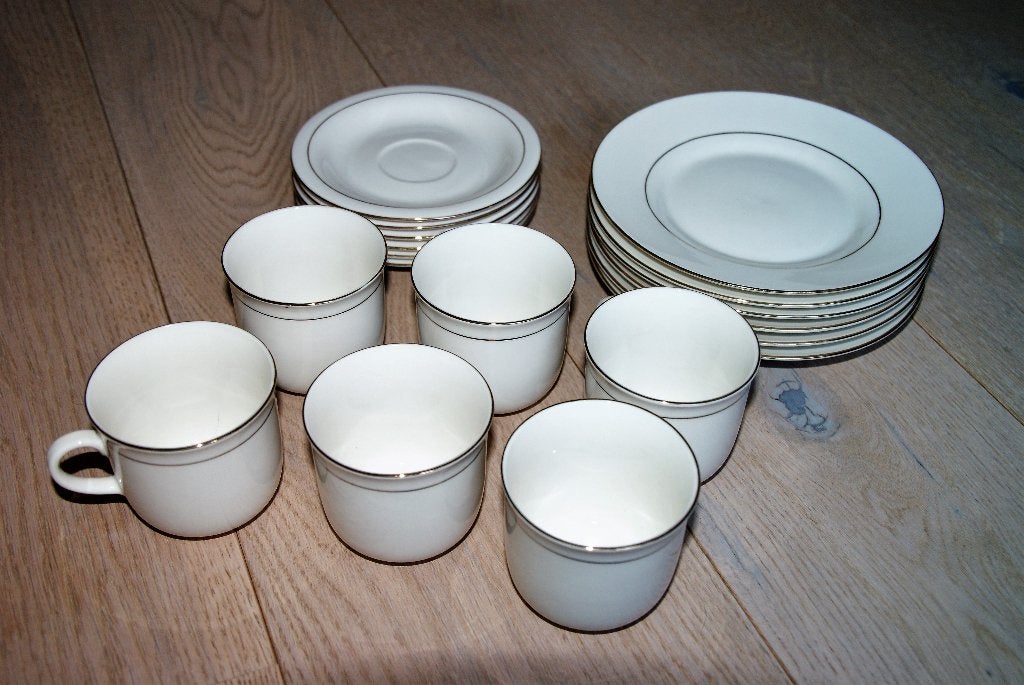 Te koop Kaffee-Service Goldlinie koffieservies wit goud rand, Overige merken, Nieuw, Ophalen of Verzenden, Overige stijlen