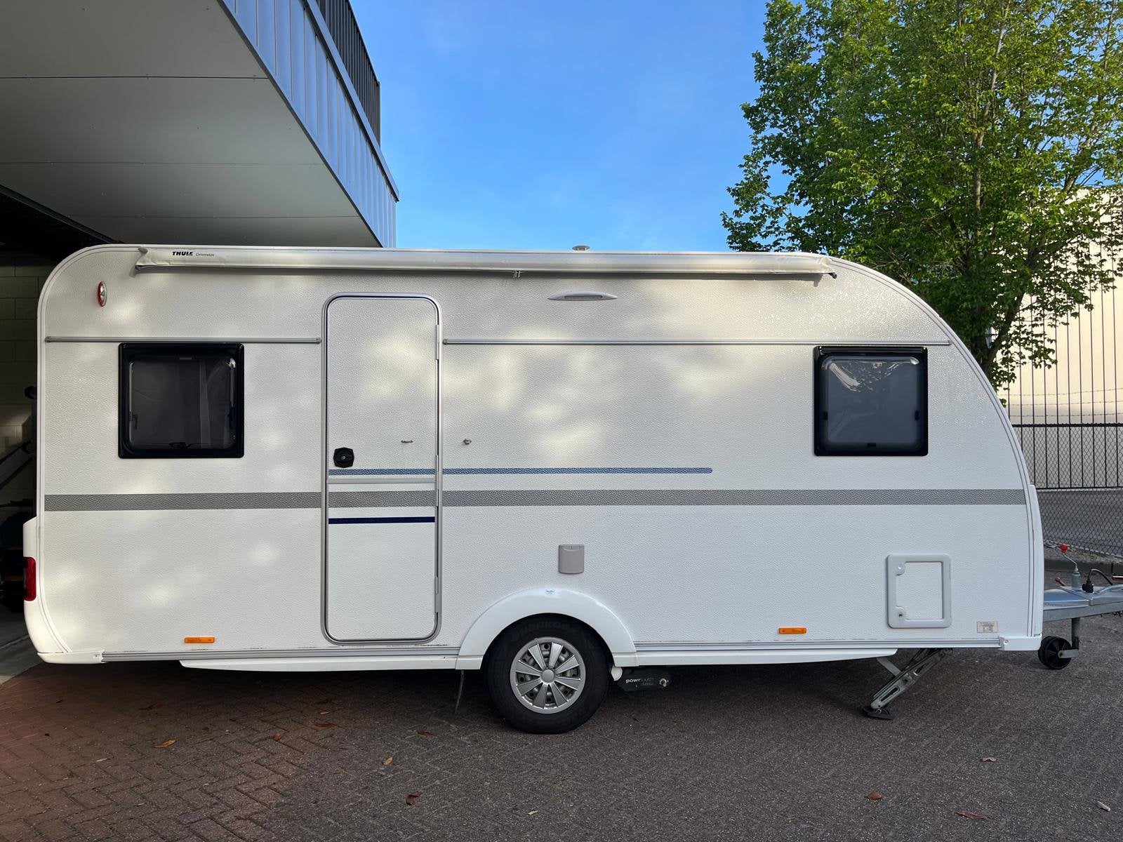 Te koop! Adria Altea Caravan 462 PU uit 2018, rijklaar, Caravans en Kamperen, Caravans, Frans bed, Particulier, Adria, 6 tot 7 meter