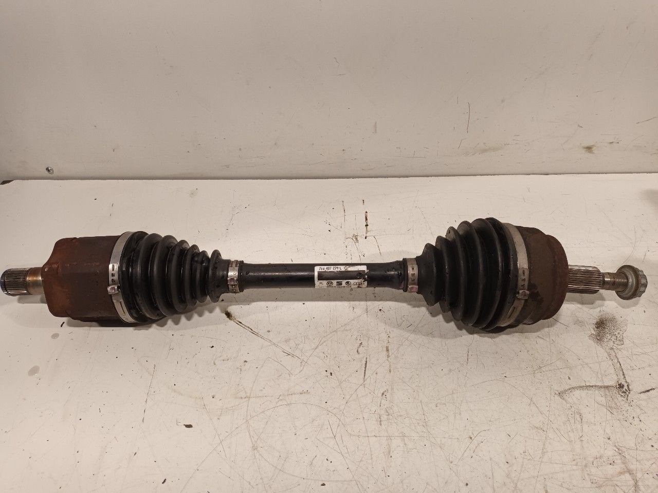 Aandrijfas links voor Volkswagen Transporter, Onderdelen@venauto.nl, Van der Ven Autorecycling B.V., Gebruikt, Ettenseweg 76, 4706 PB Roosendaal, The Netherlands