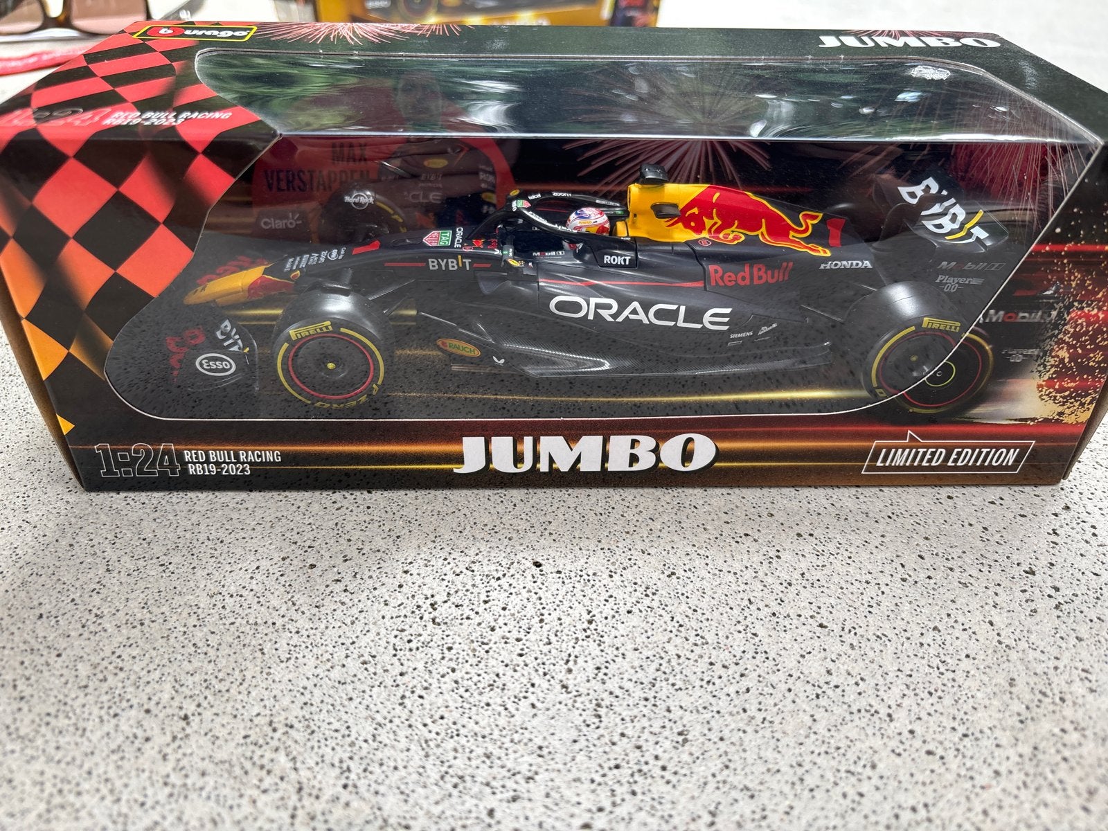 Bburago Red Bull Racing RB19 2023 Max Verstappen 1:24, Hobby en Vrije tijd, Modelauto's | 1:32, Ophalen, Nieuw, Auto, Overige merken