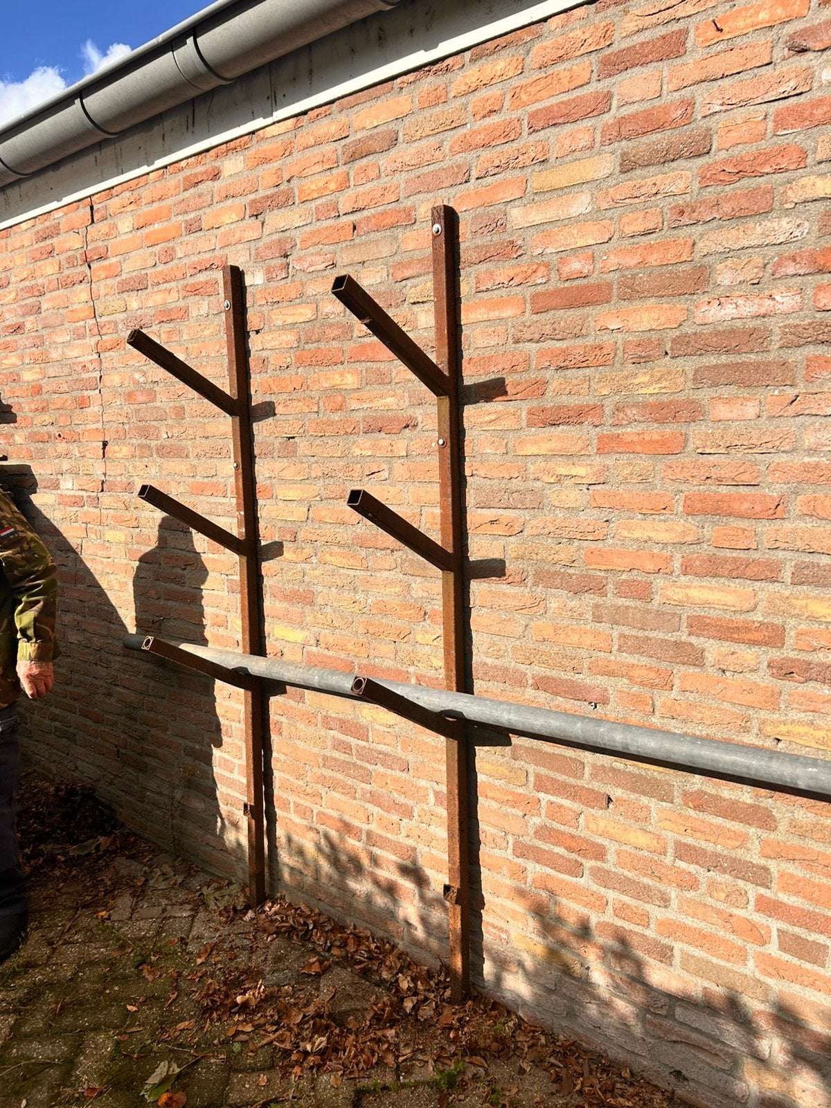 Stellingen drie stuks ijzer voor opslag, Ophalen