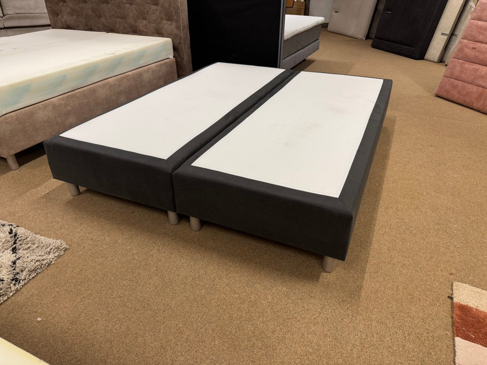 Boxspring 2x Onderstel 180x220cm Zwart Direct/Leverbaar, Ophalen, #Boxspring#Grijs#220#Stof#Bedden#2-Persoons, Zwart, Mwonenenslapen