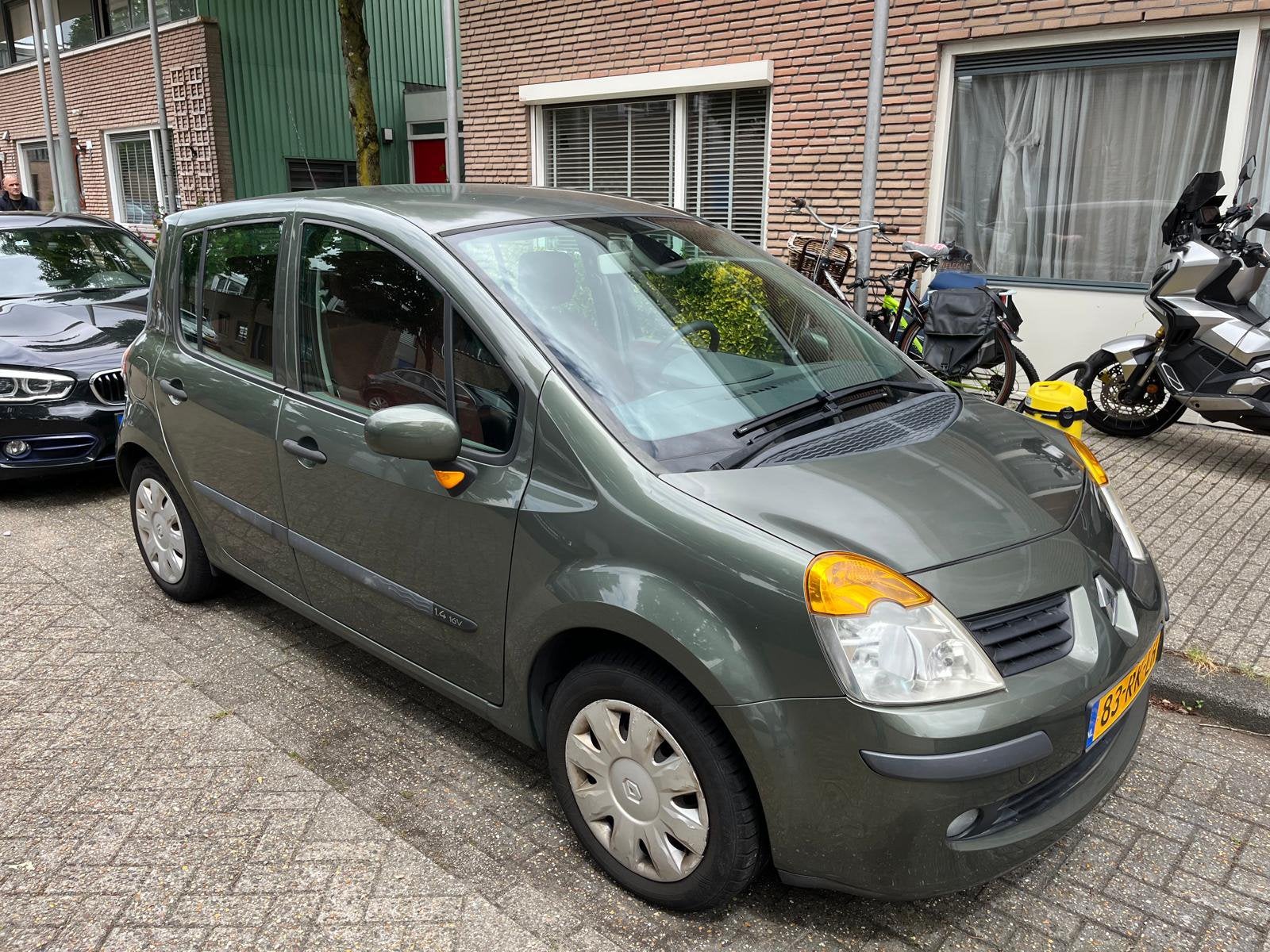 Renault Modus 1.4 16V Autbas E3 2005 Groen, Auto's, Renault, Voorwielaandrijving, 15 km/l, 4 cilinders, 49 €/maand