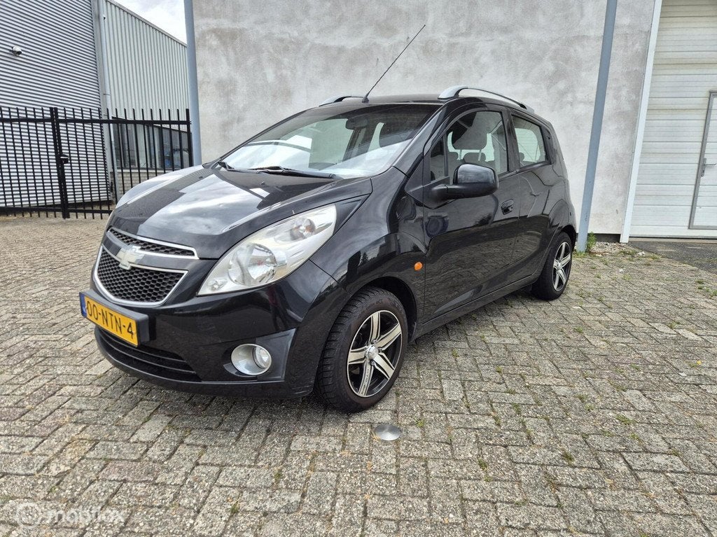 Chevrolet Spark 1.0 16V LS+ Bi-Fuel, Euro 5, 15 km/l, 4 cilinders, Zwart