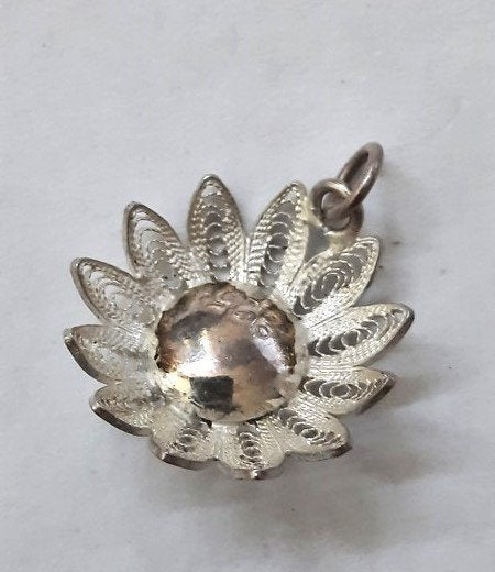 Prachtig hangertje filigrain zilveren bloemetje (5489-2), Ophalen of Verzenden, Zo goed als nieuw, Zilver, Zilver