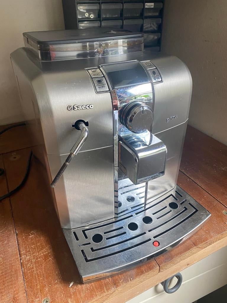 Defecte Saeco Syntia koffiemachine - Voor onderdelen/opknap, Ophalen, Afneembaar waterreservoir, Koffiemachine, Koffiebonen