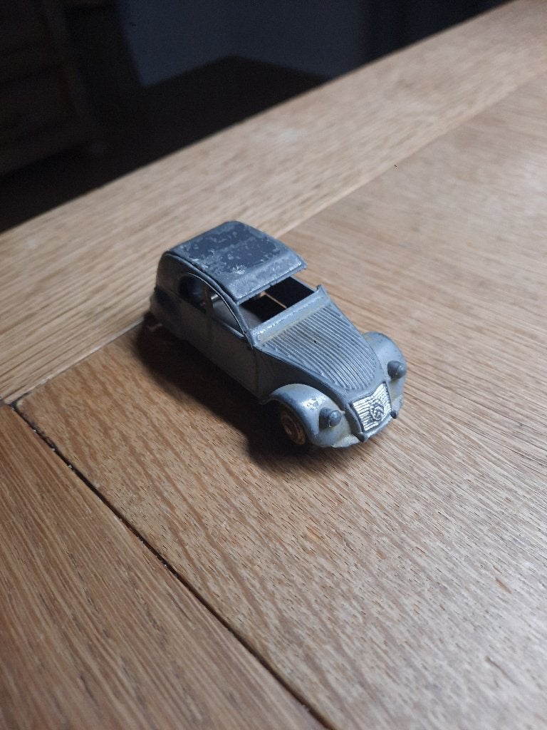 Dinky Toys. Citroen 2CV. Raamstijl kapot, Hobby en Vrije tijd, Ophalen of Verzenden, Gebruikt, Auto, Dinky Toys