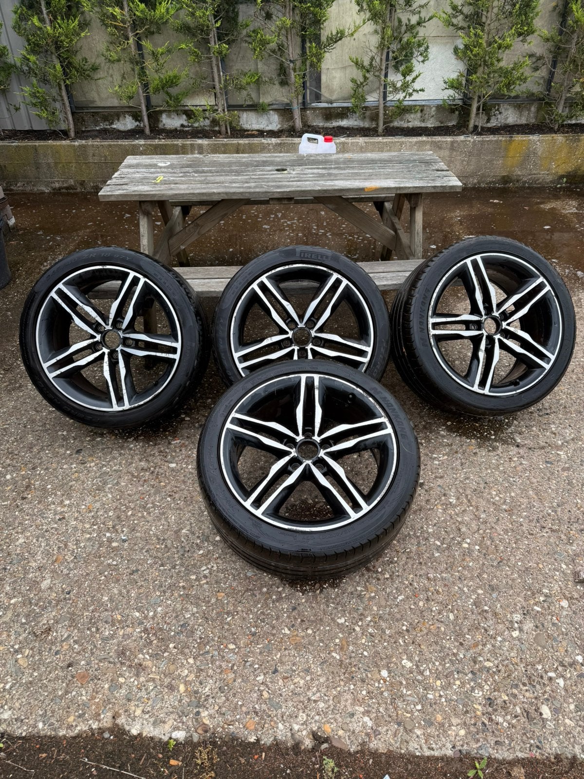 Diverse sets velgen met banden Audi vw seat skoda, Ophalen, 18 inch, 245 mm, Zomerbanden