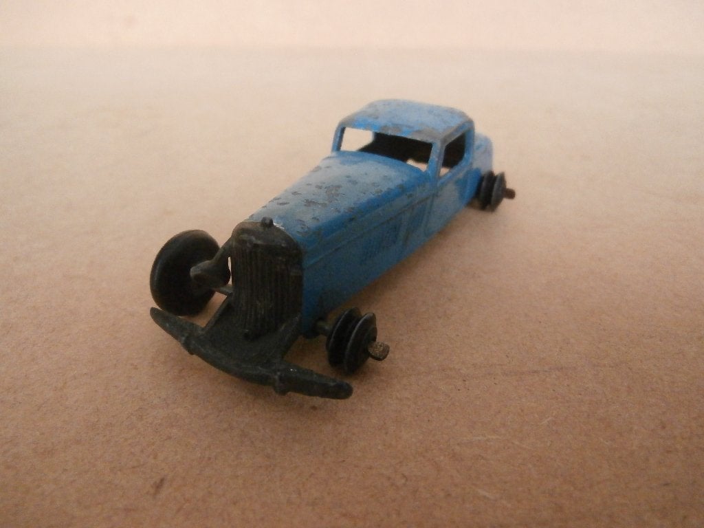 Antiek  auto model jaren "20/30? 9,5 cm geperst staal?, Antiek en Kunst, Ophalen of Verzenden