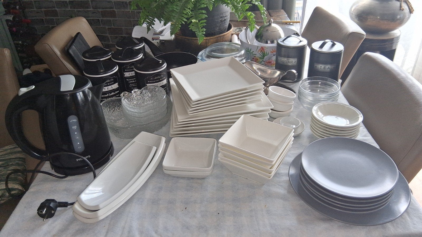 Prachtig servies en andere keukenspullen, Ophalen, Porselein, Overige stijlen, Bord(en)