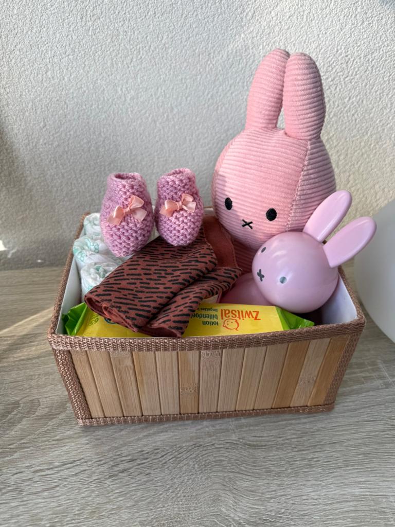 Roze Kraammand voor Meisje: Nijntje, Woezel & Pip, Zwitsal, Ophalen, Nieuw, Kraamcadeau