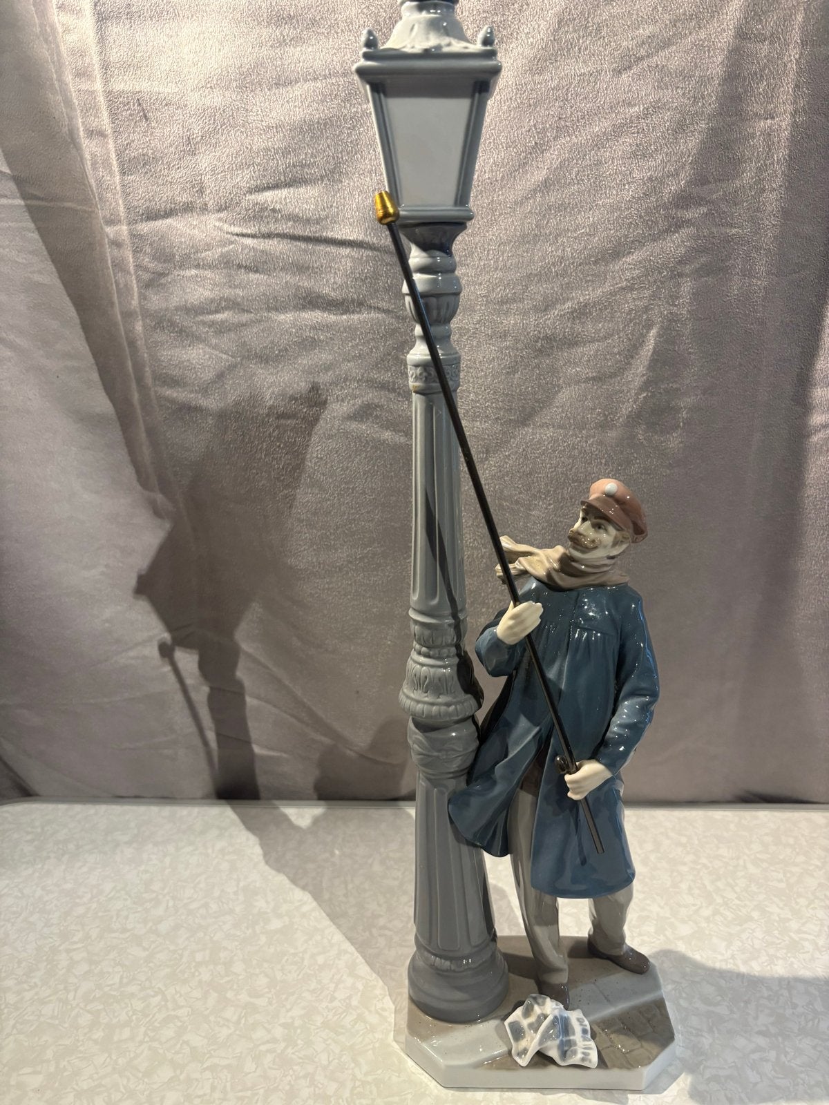 Lladro 'De Straatlantaarnaansteker'     €199, Ophalen