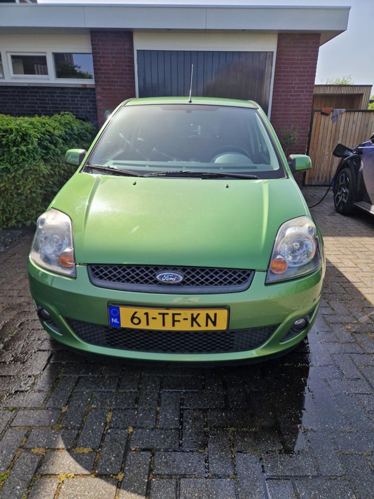 Ford Fiësta 1.3 8V 3DR 2006 Groen - Prijs verlaging!, Auto's, 1299 cc, Stof, 40 €/maand, 4 cilinders