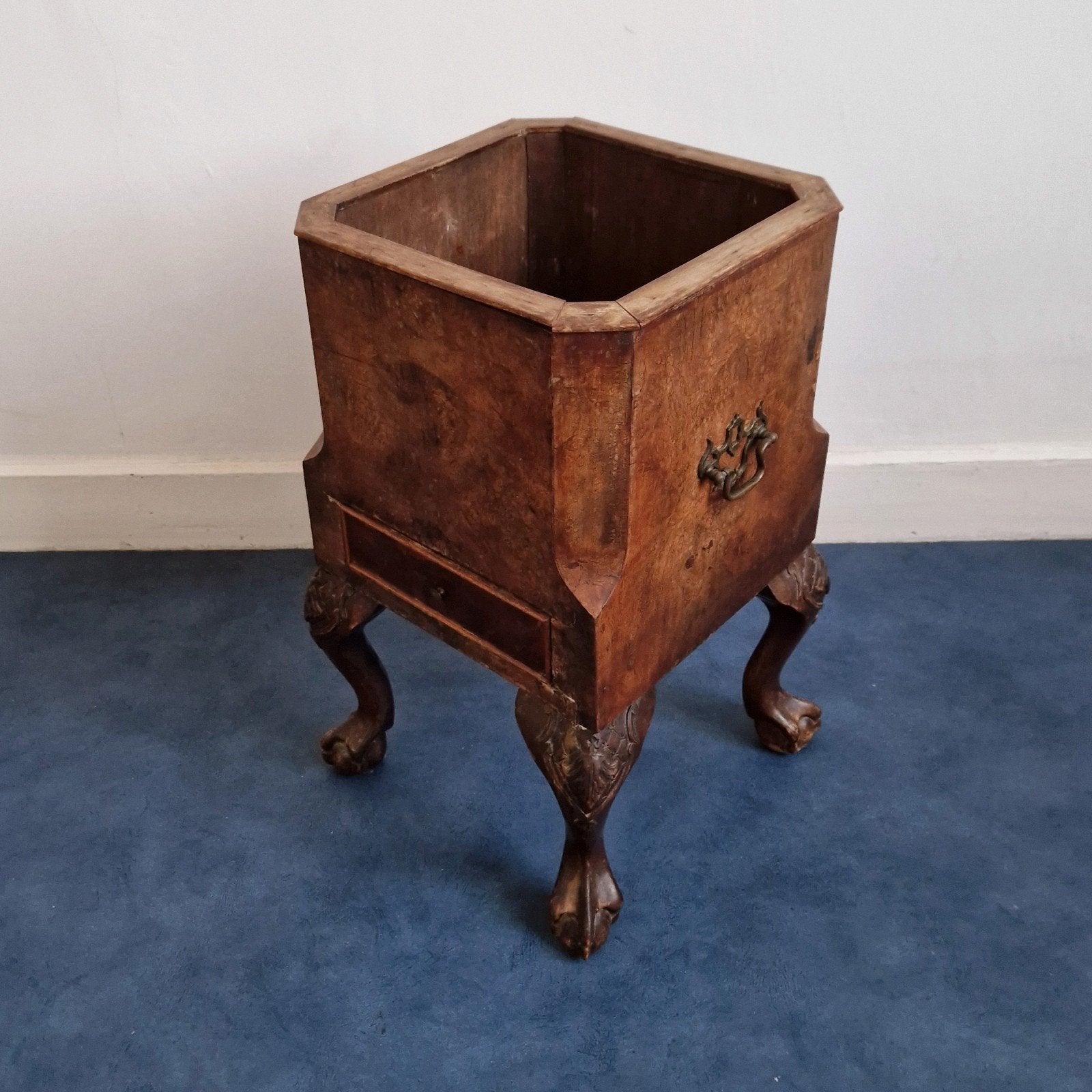 Antiek dranken of flessen cabinet. Ook tijdschriften / plant, Ophalen