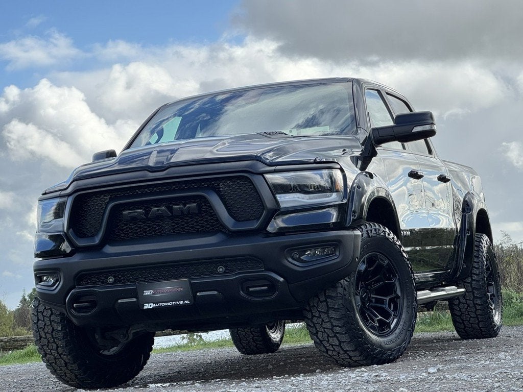 Dodge Ram 1500 REBEL 5.7L V8 WIDEBODY, TRX STYLE, PANO, H&K,, Automaat, 2361 kg, Gebruikt, 5654 cc