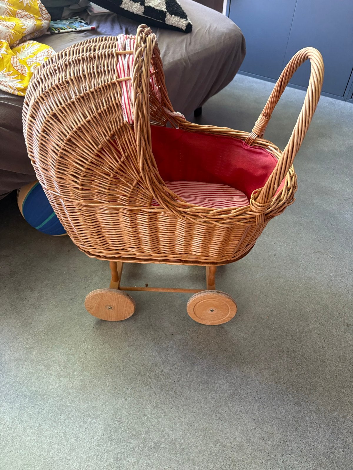 Vintage Rieten Poppenwagen met Rood Interieur, Ophalen, Gebruikt, Overige typen